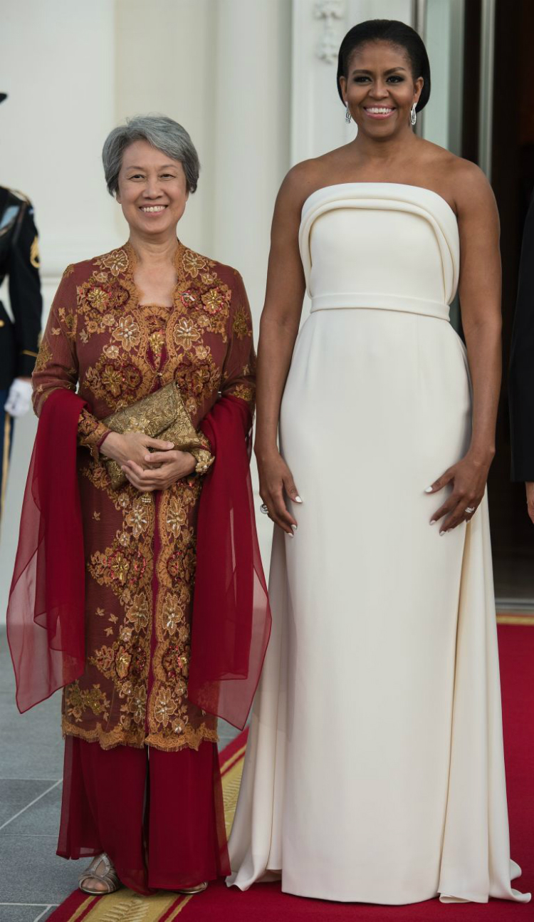2016michelleobama-looks-05.jpg