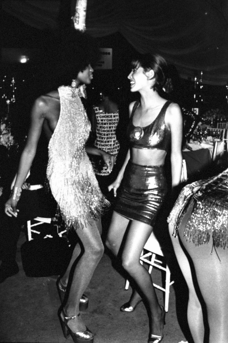 8photosofnaomicampbellintheninties-02.jpg