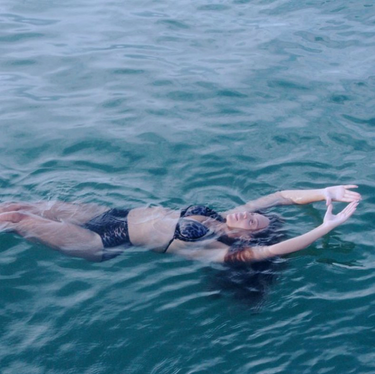 Bey-swimsuits_8.jpg