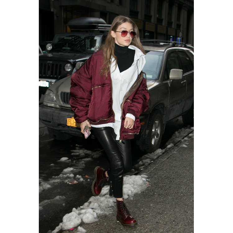 10gigihadidlooks-nyfw-fw2017-04.jpg