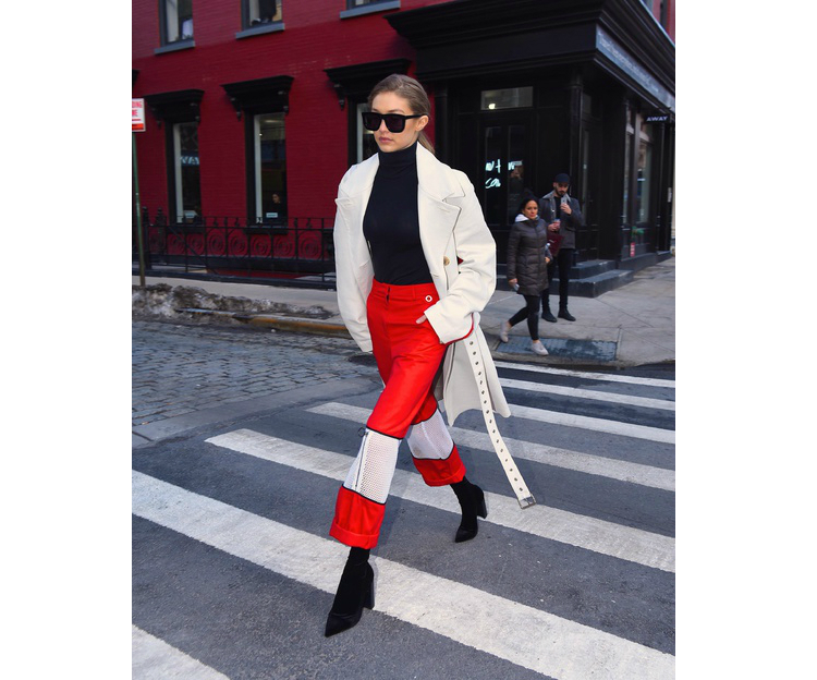 10gigihadidlooks-nyfw-fw2017-05.jpg
