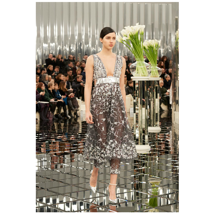 1100hour-dress-chanel-02.jpg