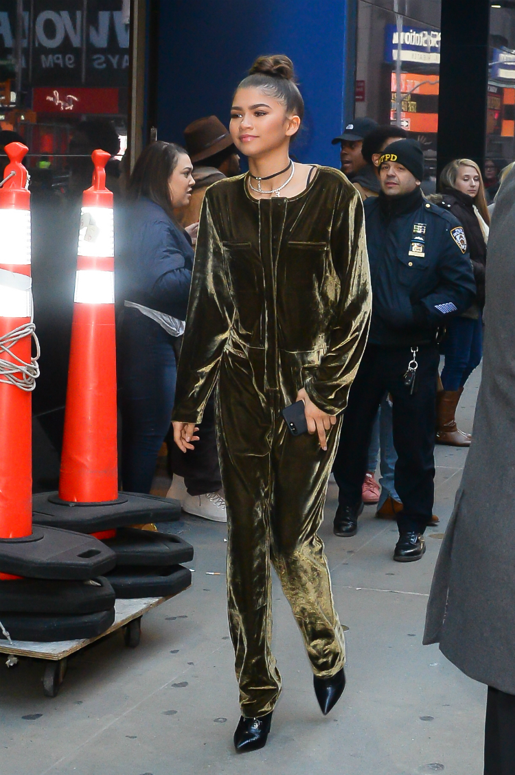 8-best-dressed-late-december-05.jpg
