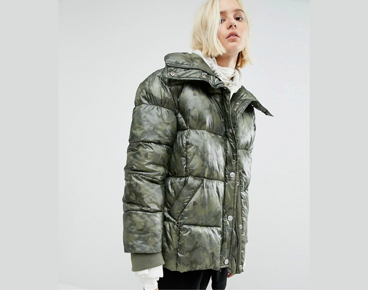 Rihanna-puffer-coats-08.jpg