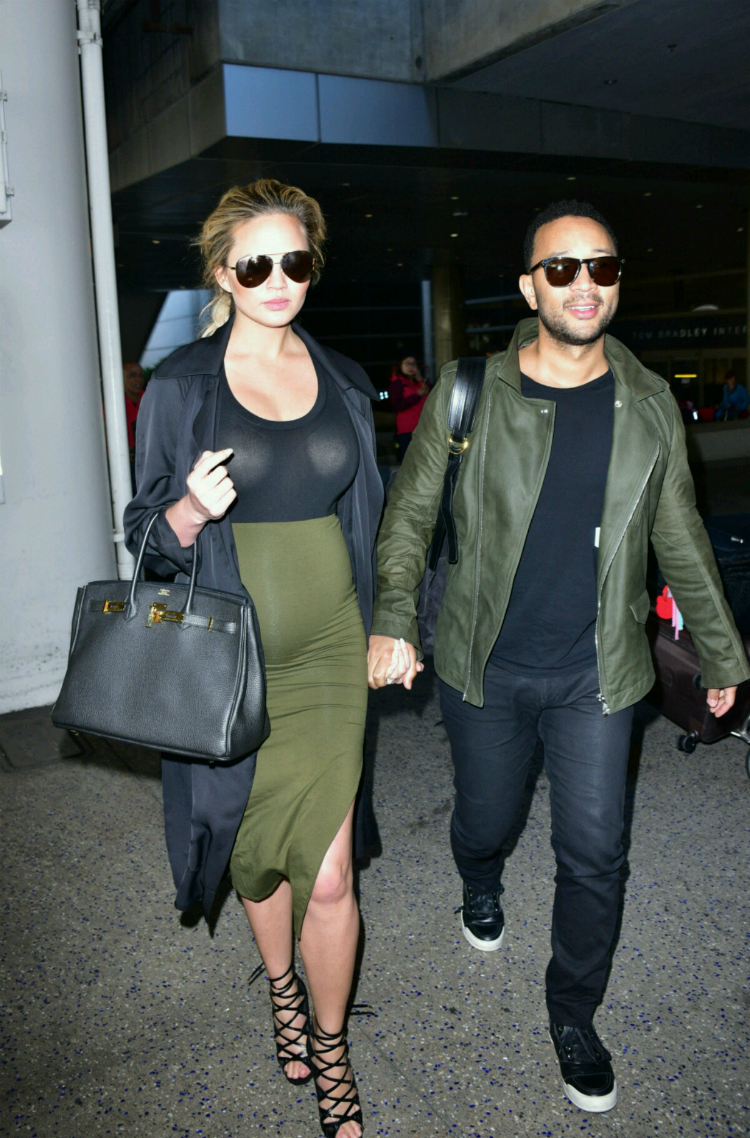 chrissy-teigen-maternity-style-03.jpg