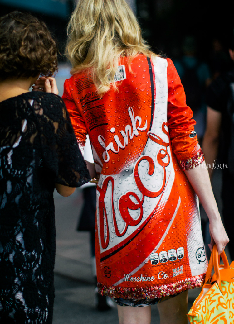 moschino-street-style-09.jpg