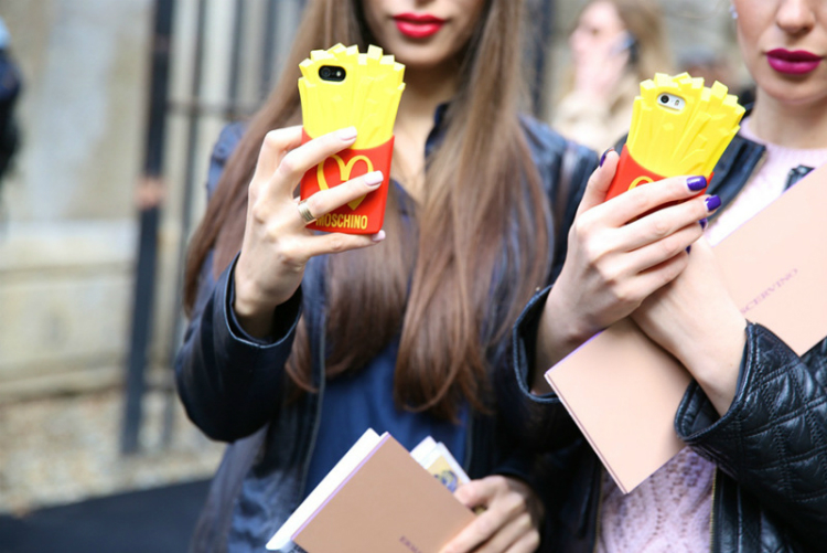 moschino-street-style-10.jpg