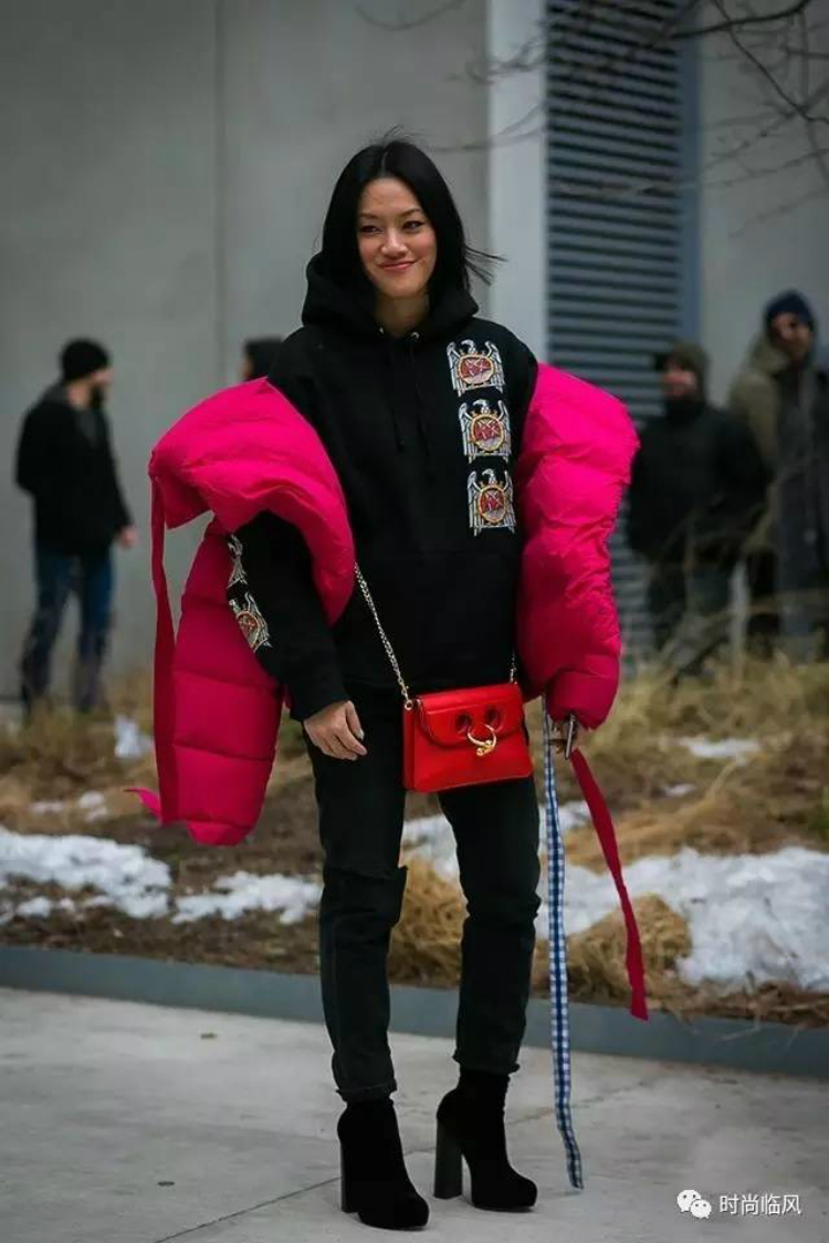 it-item-on-nyfw-fw1718-05.jpg
