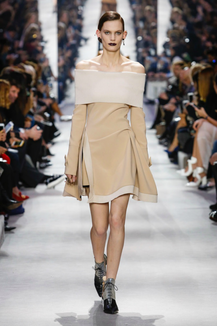 4trends-aw1617-pfw-04.jpg