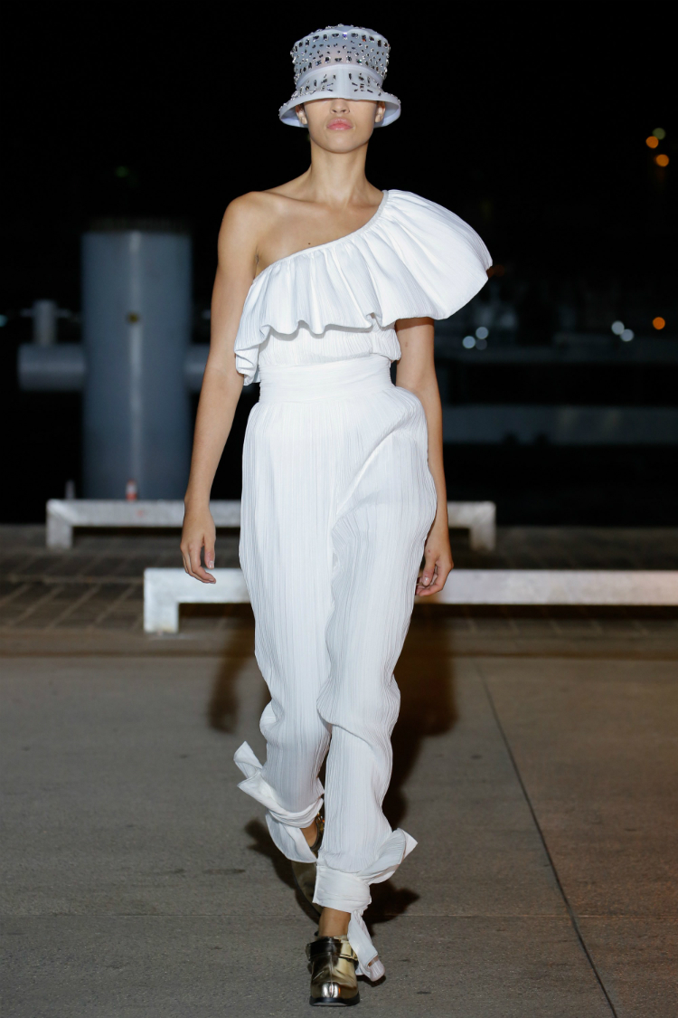 7bridal-jumpsuits-trends-17-03.jpg