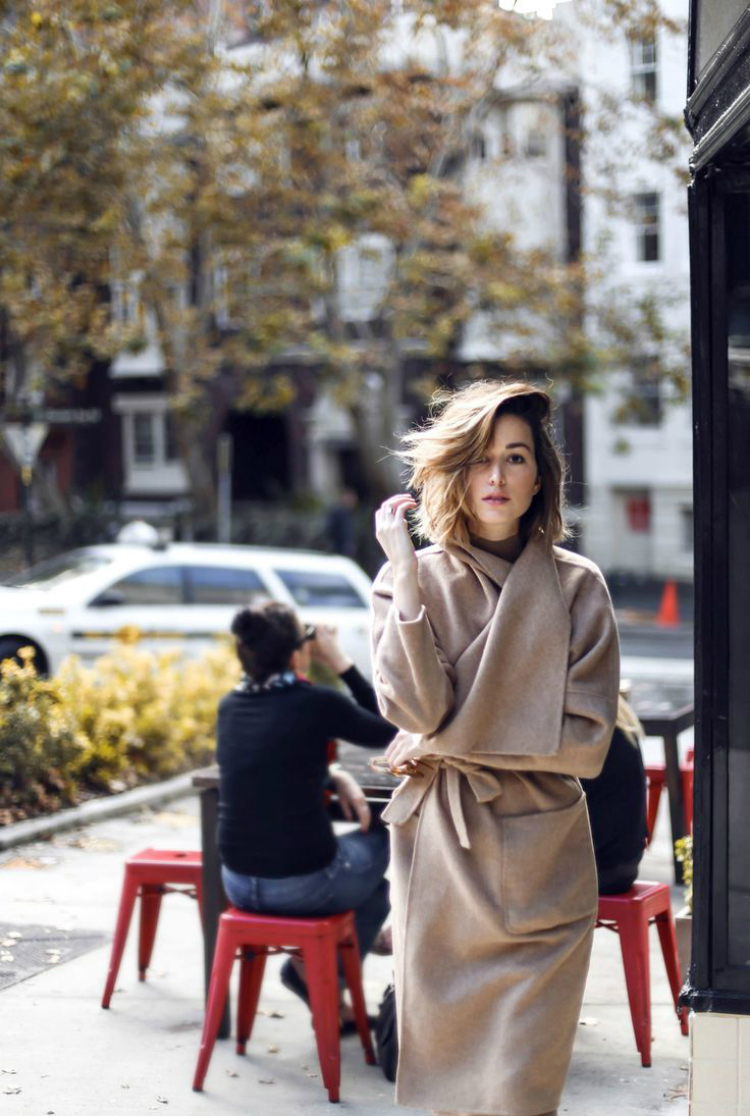 camelvsgreycoat_01.jpg