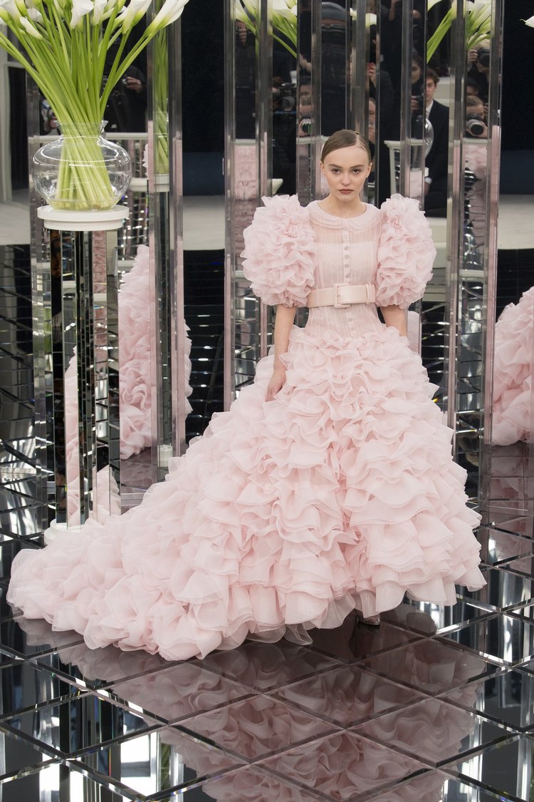 6pink-dresses-wedding-trends-hautecouture-collections-ss17-02.jpg