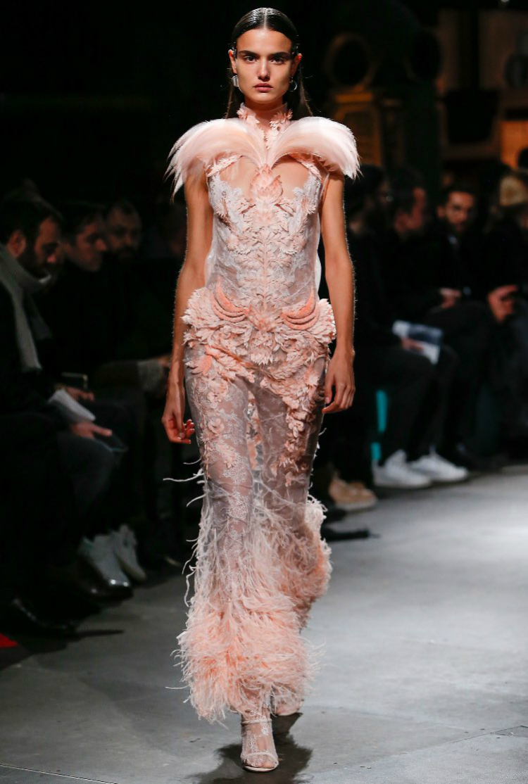 6pink-dresses-wedding-trends-hautecouture-collections-ss17-03.jpg