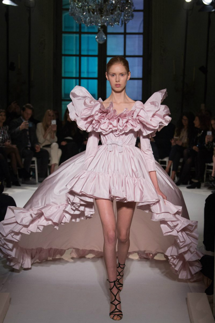 6pink-dresses-wedding-trends-hautecouture-collections-ss17-05.jpg
