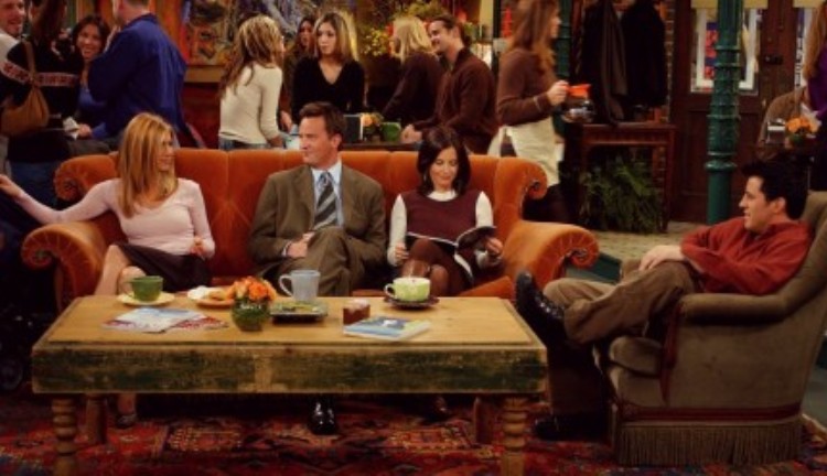 friends_tv_series_shows_joey_tribbiani_sofa_m8187.jpg