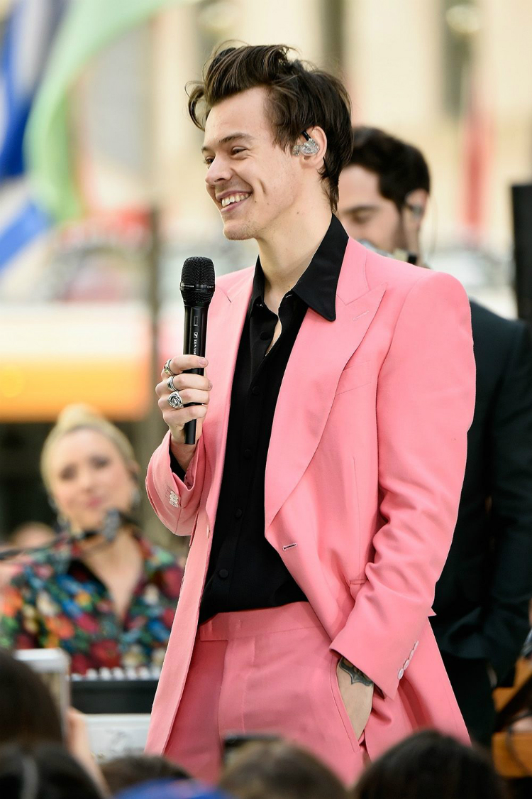 -harry-styles-pink-03.jpg
