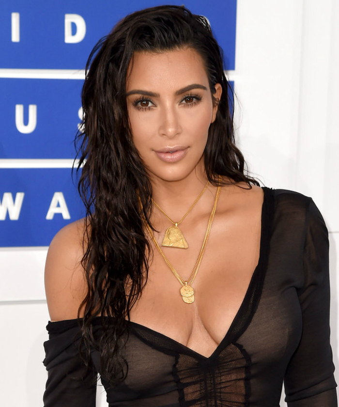 6celebstwhostopped-socialmedia-06.jpg
