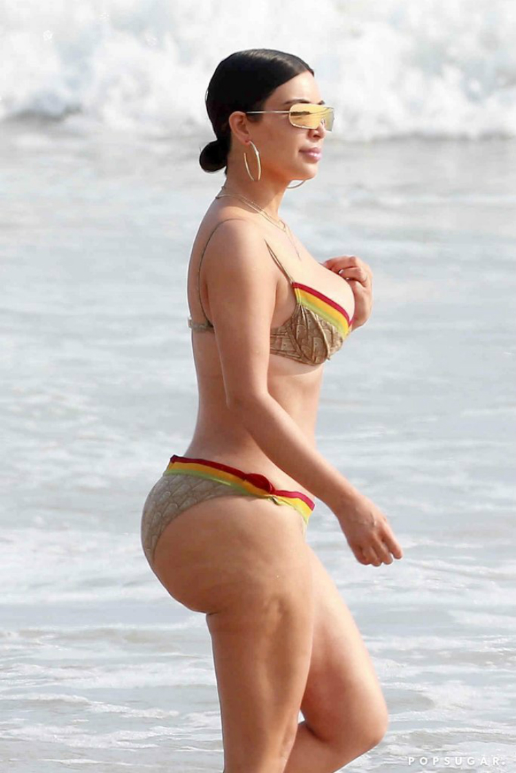 Kim-Kourtney-Kardashian-Bikini-Pictures-April-2017-01.jpg