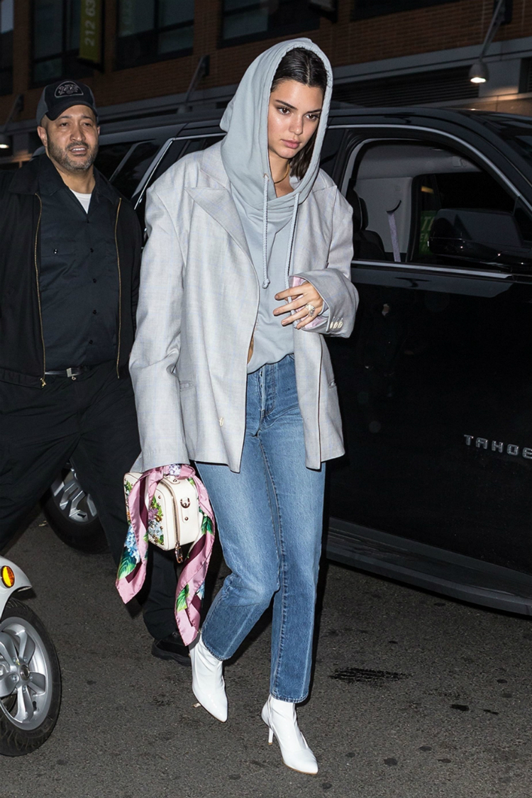 big_diamondring_kendalljenner_02.jpg