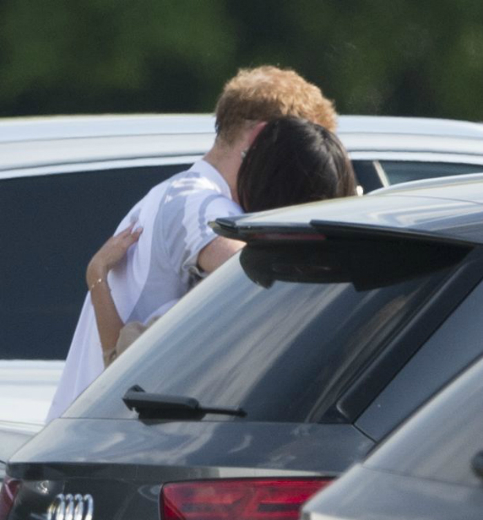 meghanmarkle-princeharry-public-pda-02.jpg