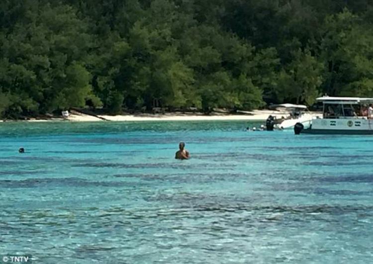 obamas-vacay-frenchpolynesia-03.jpg