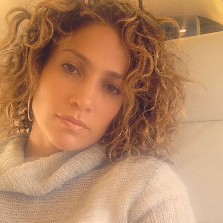 rs_600x600-140728164618-600.jennifer-lopez-curly-hair.jpg