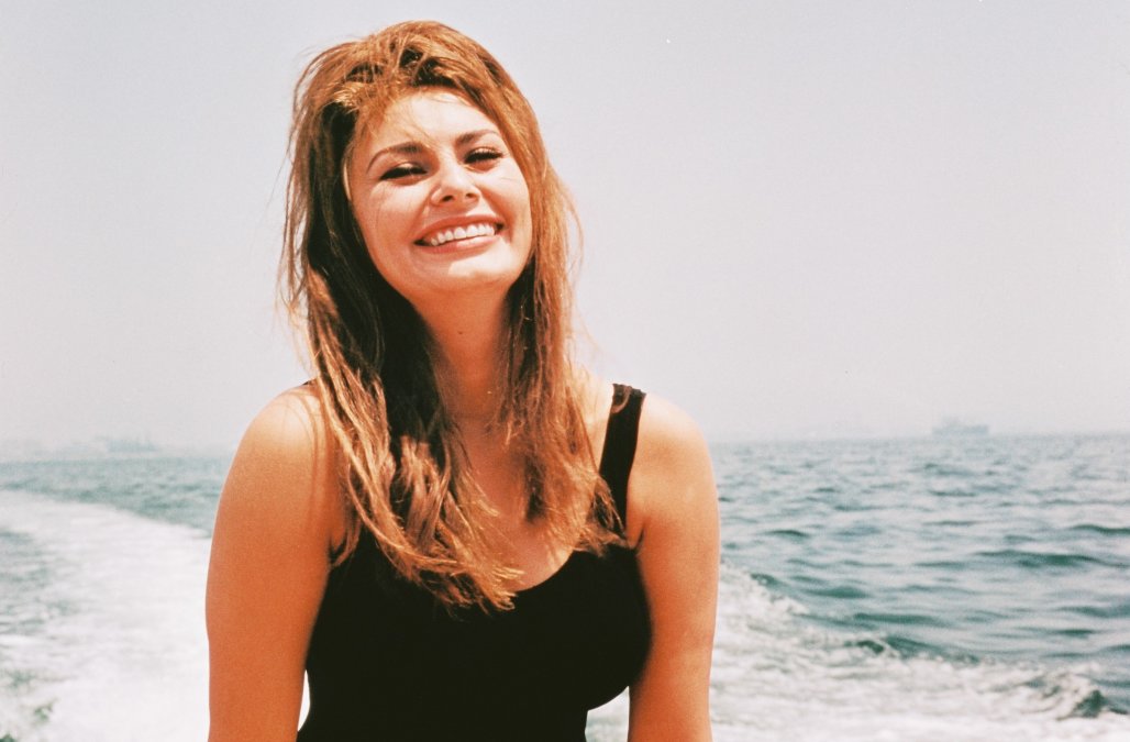 http _o.aolcdn.com_hss_storage_midas_16a3fe2d5d509f5f4a93b8eb58237238_205641515_italian-actress-sophia-loren-at-sea-on-a-motor-boat-circa-1965-picture-id71643271.jpg