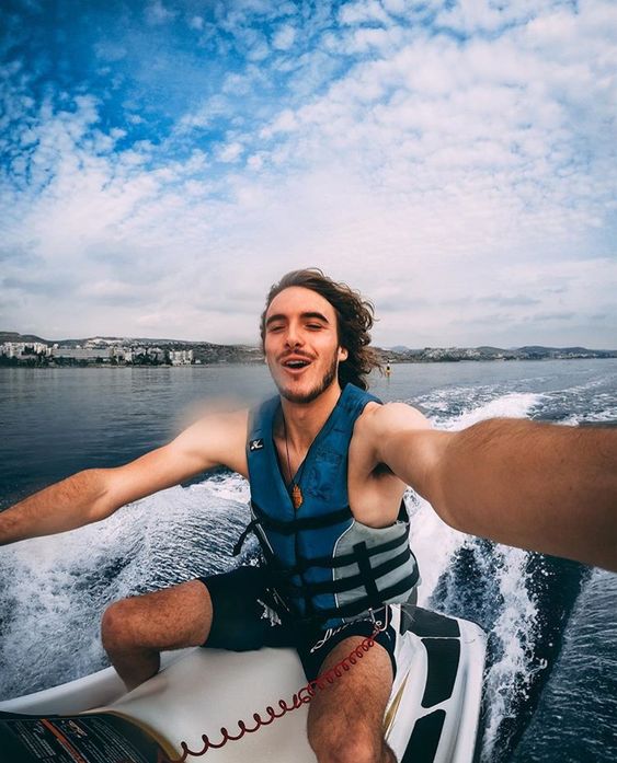 tsitsipas7.jpg