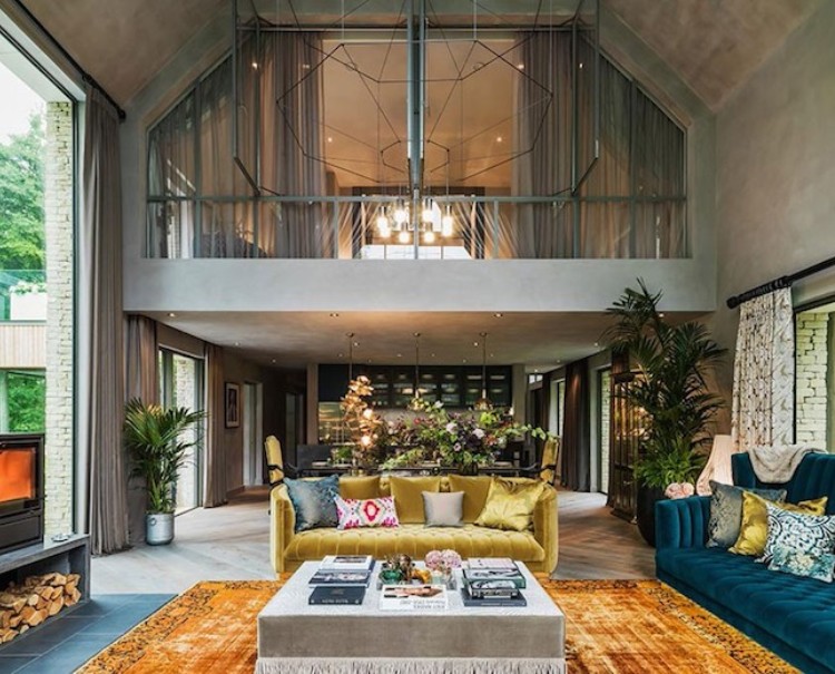kate-moss-the-barnhouse-interiors-yoo-england-designboom-02-818x644.jpg