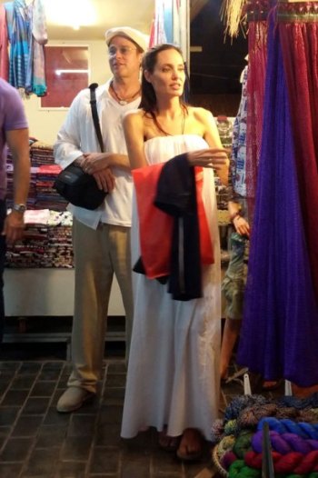 brad-pitt-angelina-jolie-scary-skinny-arms-cambodia-007.jpg