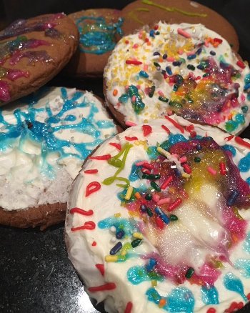 harpers_xmas_sweets_d5454.jpg