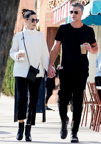 1446833653_sandra-bullock-bryan-randall-lg_20509.jpg