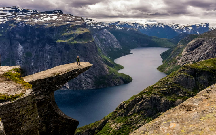 allyou_views_trolltunga.jpg