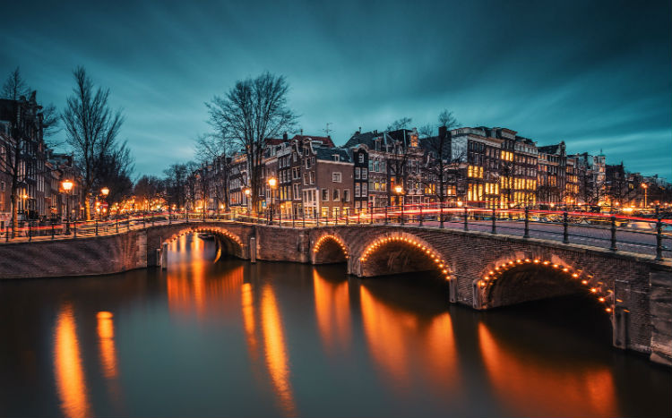 allyou_10wintercities_amsterdam_big.jpg