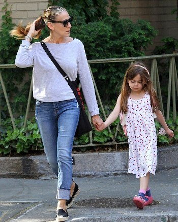 2920EA4D00000578-3100246-Work_ahead_The_busy_mother_launched_her_shoe_line_SJP_Collection-a-57_1432798318253_2c157.jpg