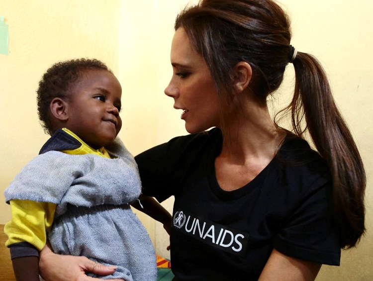 2EF06A6300000578-3340146-Victoria_Beckham_41_has_been_using_her_status_for_the_better_in_-m-10_1448964679887_cbf54.jpg