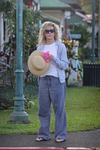 Kim-Basinger-And-Boyfriend-Wedding-Rings-3.jpg