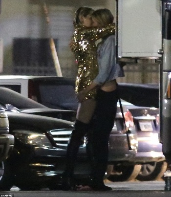 miley-cyrus-gkomena2.jpg