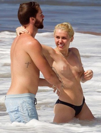 mileytopless.jpg