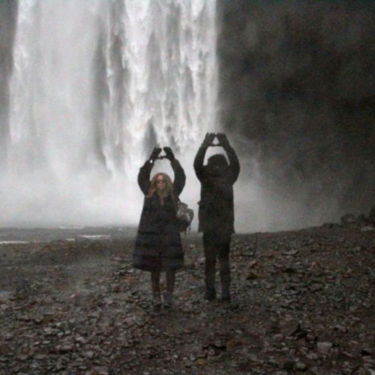 o-BEYJICELAND-570.jpg