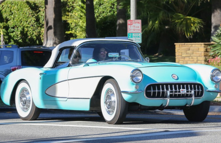 rs_560x354-151103134453-1024.Kendall-Jenner-Hailey-Baldwin-Car.jl.110315_b47d8.jpg