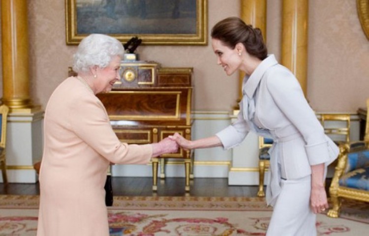 734188_jolie_3068823b.jpg