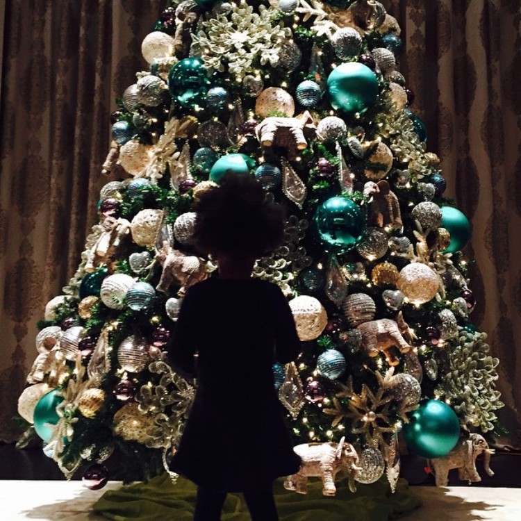beyonce-christmas-tree.jpg