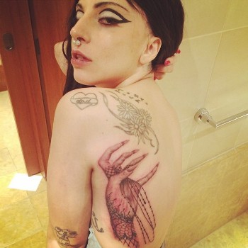 gaga3.jpg