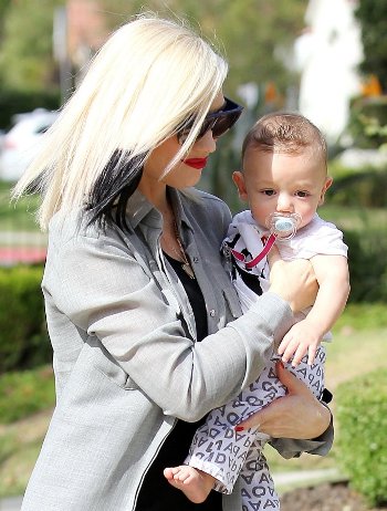gwen-stefani-baby-2.jpg