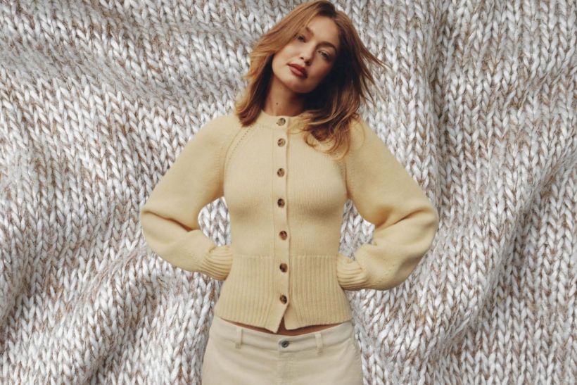 Πώς θα "αντιγράψεις" κι εσύ το cosy look της Gigi Hadid
