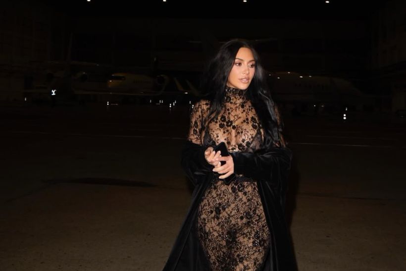 Kim Kardashian: Πώς θα υιοθετήσεις την εμφάνισή της που συζητήθηκε στο Παρίσι