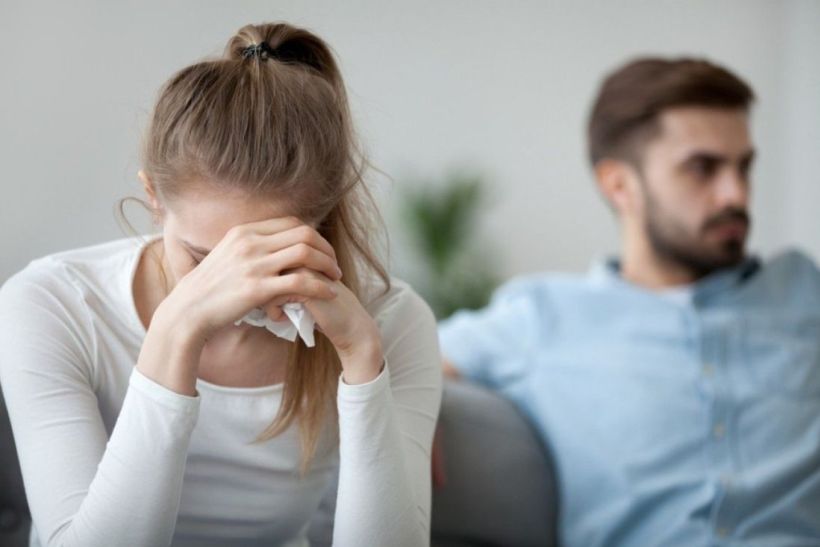 Φάκελος απιστία: γιατί μερικά ζευγάρια την ξεπερνάνε, ενώ άλλα μένουν μετεξεταστέα