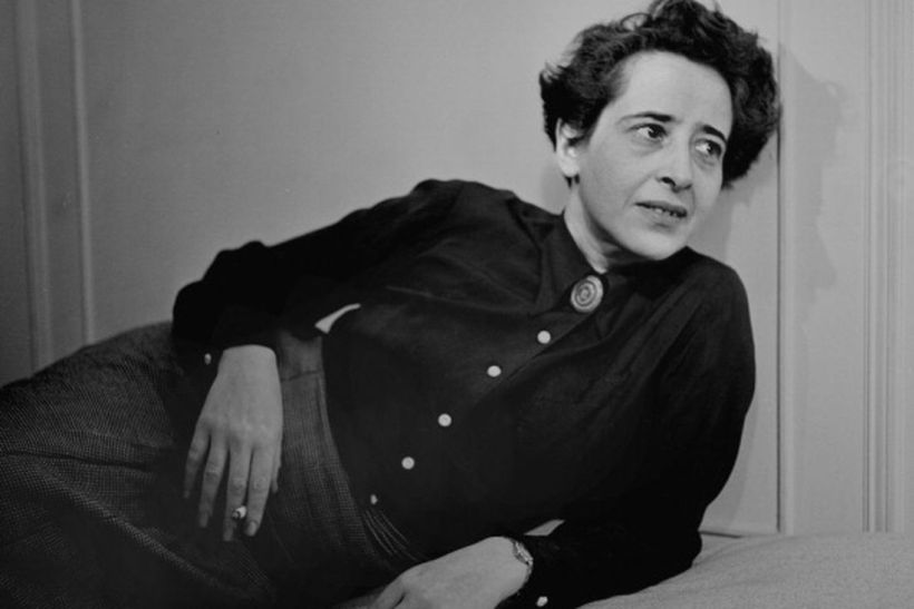 Hannah Arendt: «Δεν υπάρχουν επικίνδυνες σκέψεις. Η σκέψη από μόνη της είναι επικίνδυνη»