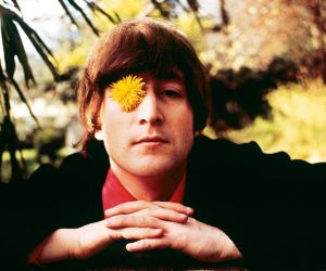 John Lennon: «Η ειρήνη δεν είναι κάτι που επιθυμείς, είναι κάτι που φτιάχνεις»